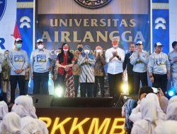 Gubernur Jatim Pacu Semangat Mahasiswa Baru Unair 2022 Ajak Gaungkan Tagar Inavacs4Indonesia