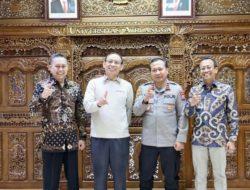 Jalin Sinergitas Kapolda Jatim Kunjungi Unair Surabaya